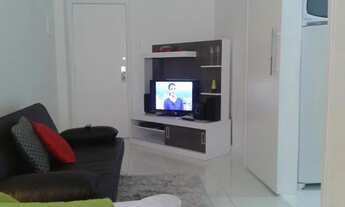 Imagem 2: Ipanema, 36 m2 com sala e quarto separados e cozinha com espaço para seus eletrodoméstico