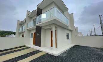 Imagem 3: Sobrado geminado de esquina no Santa Catarina