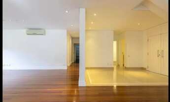 Imagem 7: Casa de condomínio sobrado para aluguel e venda possui 710 metros quadrados com 4 quartos