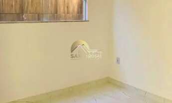 Imagem 9: Elegante Residência para Locação: Luxo e Conveniência em Buraquinho