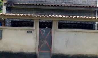 Imagem: Casa no centro de Queimados com escritura