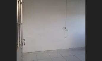 Imagem: Alugo kitnet 1° andar