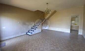 Imagem 3: Maravilhosa casa duplex de frente