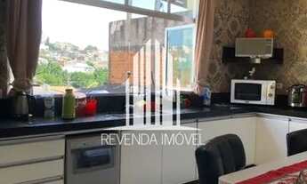 Imagem 5: Casa com 03 dormitórios(mais uma suíte em baixo) e 02 vagas de garagem