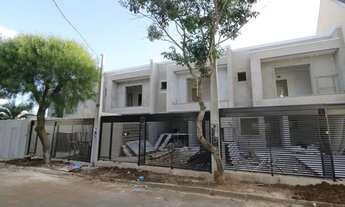 Imagem 3: Excelente sobrado de frente para rua perto de tudo que você precisa em Xaxim - Curitiba