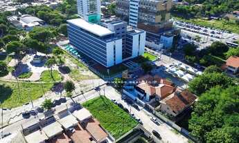 Imagem: Lote de esquina medindo 15m x 32m, localizado