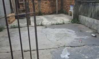 Imagem 5: ALUGO CASA COM AREA DE QUINTAL AMPLA