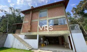 Imagem 4: Casa incorporada à natureza no bairro de Três Córregos