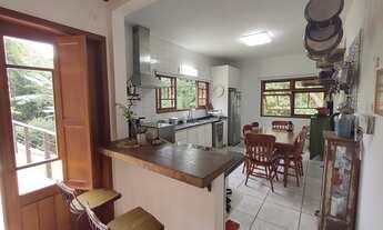 Imagem 6: Em meio a natureza, a 200m do mar do Sambaqui