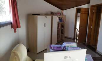 Imagem 3: Casa de condomínio sobrado para venda possui 379 metros quadrados com 4 quartos