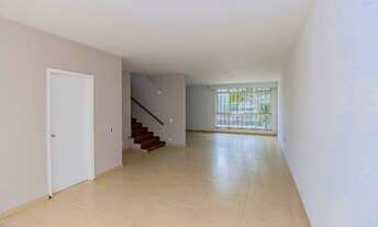 Imagem 4: Que tal morar em uma linda, iluminada, e arejada casa no Brooklin. Venha conhecer e se enc