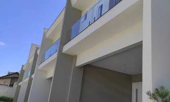 Imagem 2: Sobrado para venda possui 142 metros quadrados com 3 quartos em Saguaçu - Joinville - SC