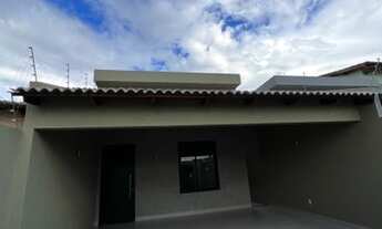 Imagem 2: Casa para venda possui 145 metros quadrados com 3 quartos em Jardim Ana Lúcia - Goiânia