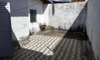 Imagem 4: Casa para aluguel e venda possui 70 metros quadrados em COHAB Anil I