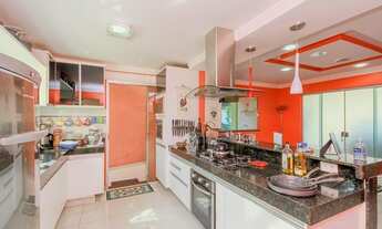 Imagem 2: Sobrado para venda tem 260 metros quadrados com 4 quartos