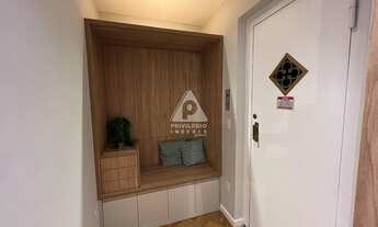 Imagem 2: IMÓVEL IMPECÁVEL NA QUADRÍSSIMA DA PRAIA! POSTO 3! 175M2! ENTRAR E MORAR!