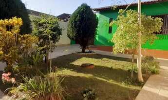 Imagem 4: Casa Ampla com pátio próximo comércios e a Av. Flores da cunha