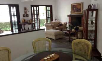 Imagem 7: Sobrado para venda possui 324 metros quadrados com 4 quartos em Vila Oliveira - Mogi das C