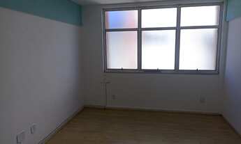 Imagem 2: Sala/Conjunto para venda tem 31 metros quadrados com 2 quartos em Centro - Petrópolis - RJ