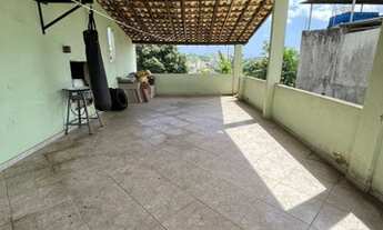 Imagem 3: CASA COM PISCINA, 3 QUARTOS, QUINTAL e 3 VAGAS NA GARAGEM