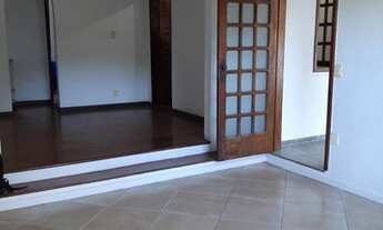 Imagem 6: EXCELENTE CASA COM PISCINA EM CONDOMÍNIO