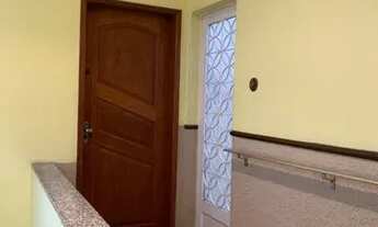 Imagem 5: Alugo Apto 2 Quartos com Dependencias 2 Banheiros Sala Ampla Garagem Privativa