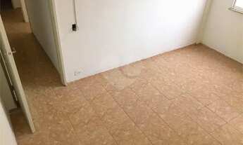 Imagem: Bom apartamento vazio e muito bem localizado