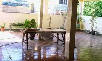 Imagem 3: Ótima casa composta de três andares [VP