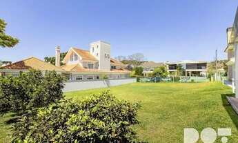 Imagem 5: Incrível residência com piscina coberta privativa e terreno único