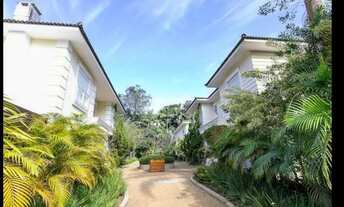 Imagem 2: Casa de condomínio sobrado para aluguel e venda possui 710 metros quadrados com 4 quartos