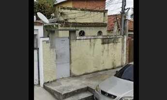 Imagem: Alugo kitinete excelente localização próxima