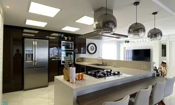 Imagem 2: Apartamento para venda tem 150 metros quadrados com 3 quartos, porteira fechada