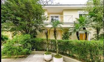 Imagem 3: Casa de condomínio sobrado para aluguel e venda possui 710 metros quadrados com 4 quartos