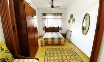 Imagem 2: Kitão Mobiliado com Vaga de Garagem e Portaria no Canto do Forte, Lado Praia