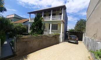 Imagem 2: Maravilhosa casa frente, centro terreno, rua residencial[VP