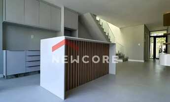 Imagem: Sobrado em Rua Âmbar - Mariscal - Bombinhas/SC