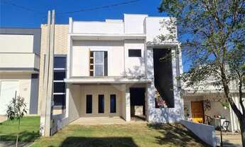 Imagem: Casa à venda com 3 quartos, sendo 3 suítes