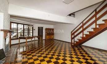 Imagem 4: Casa Residencial com 4 dormitórios, sendo 1 suíte, e 3 vagas de garagem no bairro Tristeza