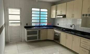 Imagem 6: Viva Bem: Sobrado Pronto para Morar no Condomínio Baronesa!