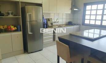 Imagem 5: Casa com 200m², 4 dorm, sendo 1 suíte, lavabo, amplo espaço gourmet, 4 vagas cobertas. Cas