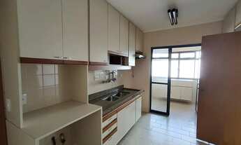 Imagem 4: Apartamento espaçoso com 3 quartos (1 suíte), 2 varandas e ótima localização!