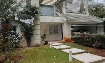 Imagem 3: Sobrado ao lado da Catedral, localizado na Zona 02 - Maringá