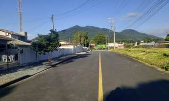 Imagem 5: Terreno próximo à católica