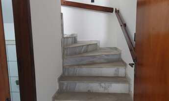 Imagem 4: Casa de condomínio para venda possui 250 metros quadrados com 4 quartos