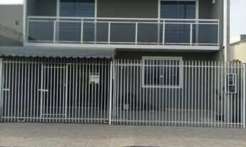 Imagem 2: Sobrado para Venda em Curitiba, Uberaba, 4 dormitórios, 2 banheiros, 1 vaga