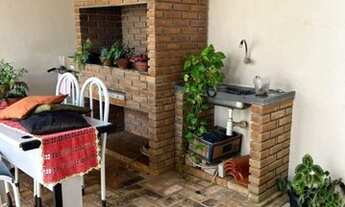 Imagem 2: Casa para venda com 200 metros quadrados com 3 quartos em Cidade Jardim - Uberlândia - MG