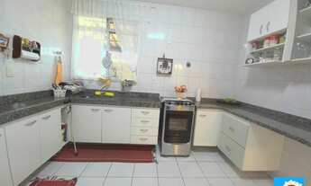 Imagem 6: Área Privativa com três quartos, suíte e duas vagas de garagem no bairro Fernão Dias