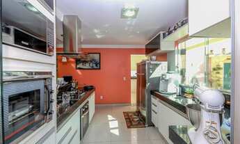 Imagem 6: Sobrado para venda tem 260 metros quadrados com 4 quartos