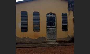 Imagem 1: Casa com um lote bem grande área plana