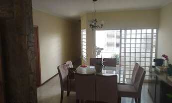 Imagem: Alugo casa na rua Tiradentes